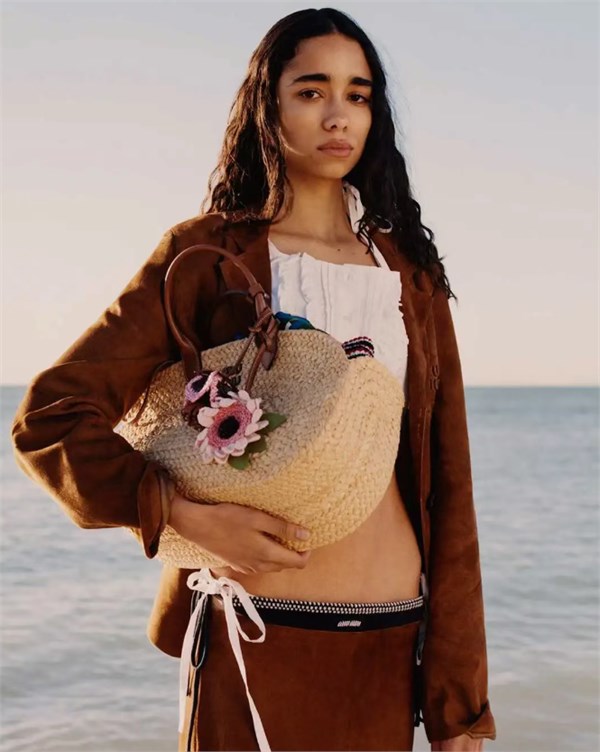 Miu Miu 2026夏季大片：踏入浅滩，邂逅夏日的松弛诗章