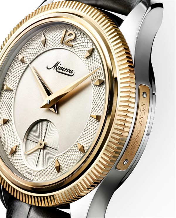 没有表冠的腕表，靠转圈圈完成上链和调时