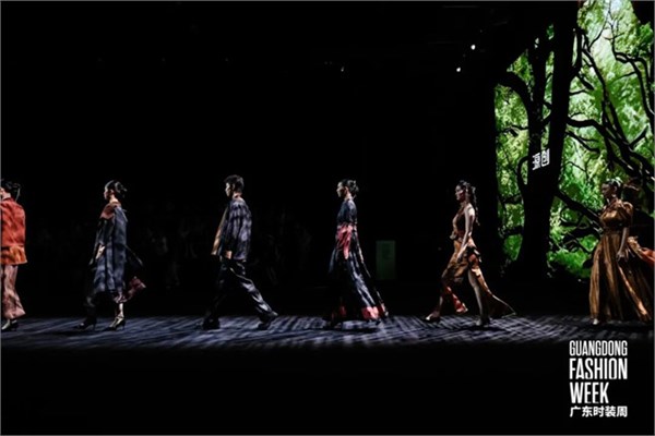 秀工莨作惊艳亮相广东时装周，发布““莨作.秘境”系列”