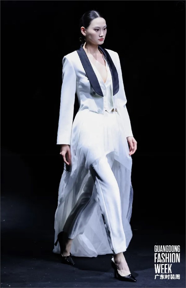 Mystic Promise 神秘之约｜C+C CHEER CHIC 亮相广东时装周 演绎独立女性灵魂之约