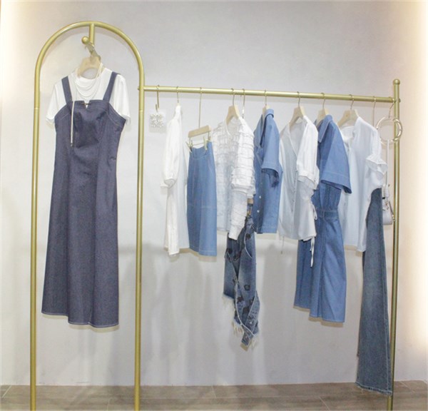 艾丽哲(Ailizhe)以蓝为序，谱写女性的优雅三重奏