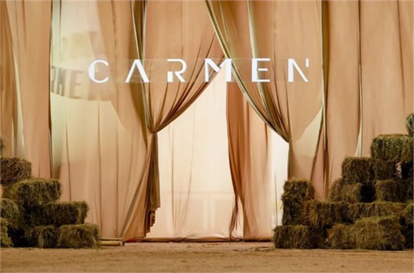 卡蔓CARMEN 2026秋冬「聘怀归序」时装秀