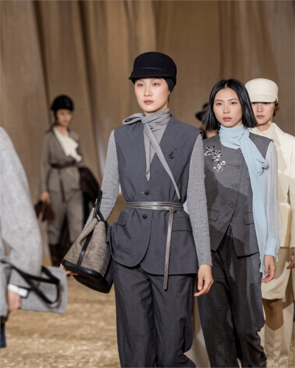 卡蔓CARMEN 2026秋冬「聘怀归序」时装秀