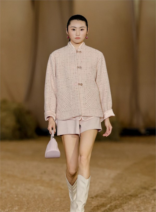 卡蔓CARMEN 2026秋冬「聘怀归序」时装秀