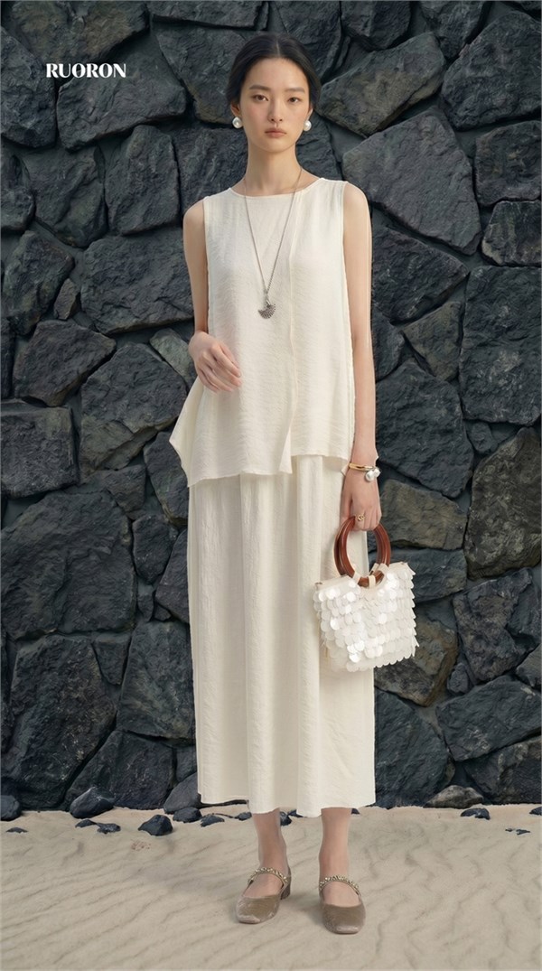 RUORON 2026夏季新款：以亚麻为笔，勾勒极简主义的清凉诗篇
