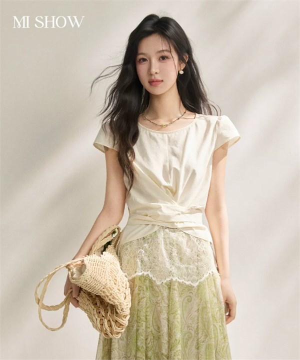 谜秀MISHOW｜夏日衣橱，轻盈上线——让身体与阳光共舞的自由哲学