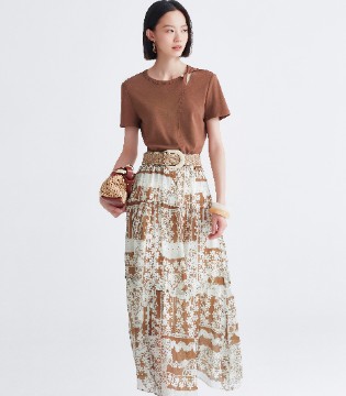 百图BETU五一出游穿搭提案｜波西米亚长裙×亚麻马甲，把自由穿在身上去撒野！