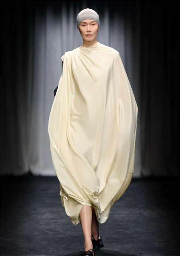 Marisfrolg 2026春夏系列「即兴节奏」时装秀场回顾