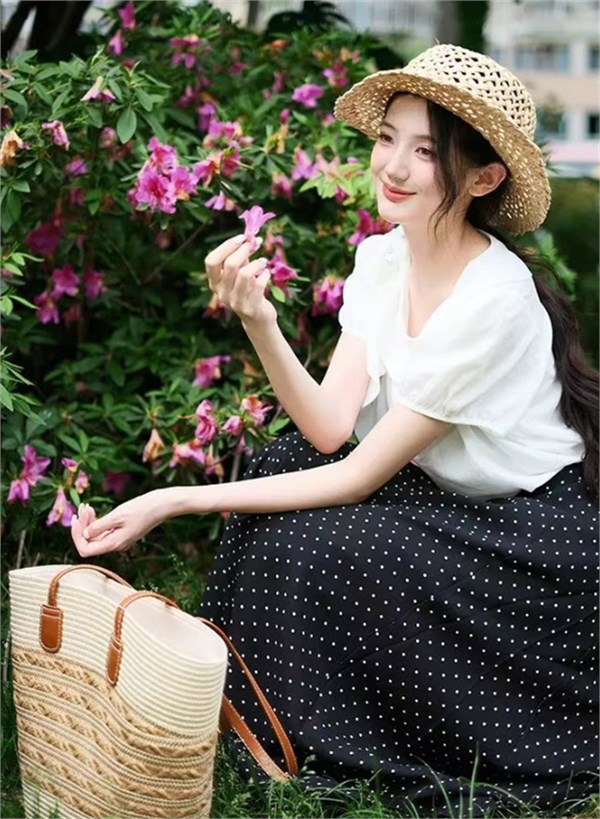 AFZ0阿凡卓｜五一出游穿搭指南：以温柔格调，定格山野浪漫