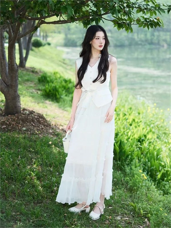 AFZ0阿凡卓｜五一出游穿搭指南：以温柔格调，定格山野浪漫