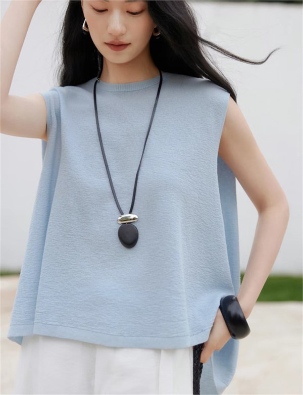 YOUXIZI尤西子｜山野出逃计划：以衣为媒，赴一场假日的自由诗行