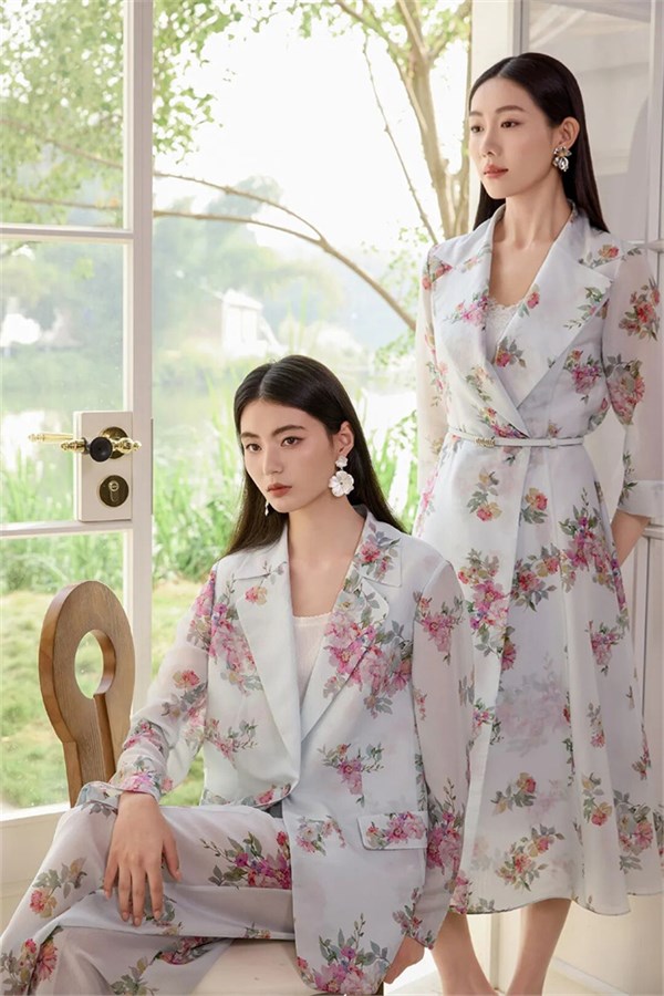 15HOURS｜轻轻入夏，以衣为笺写就清冷浪漫的诗篇