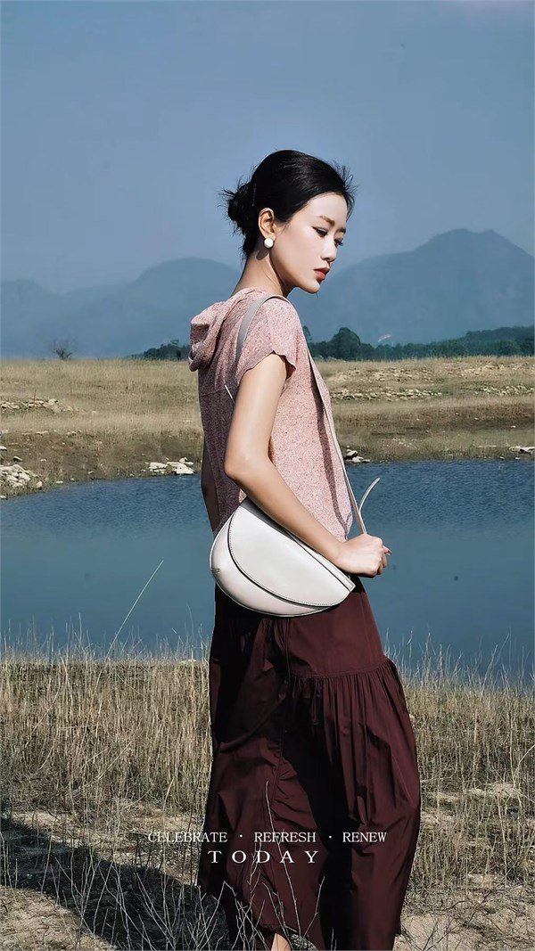 底色女装26夏｜以低饱和诗篇，织就轻熟慵懒的夏日叙事