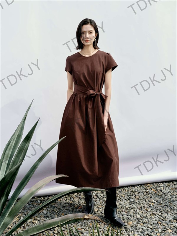 不费力的优雅，才是夏日最高级的浪漫｜汀丁可2026新品