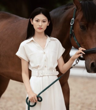 卡蔓CARMEN｜以棉麻之名，赴一场与夏天的「减法哲学」之约