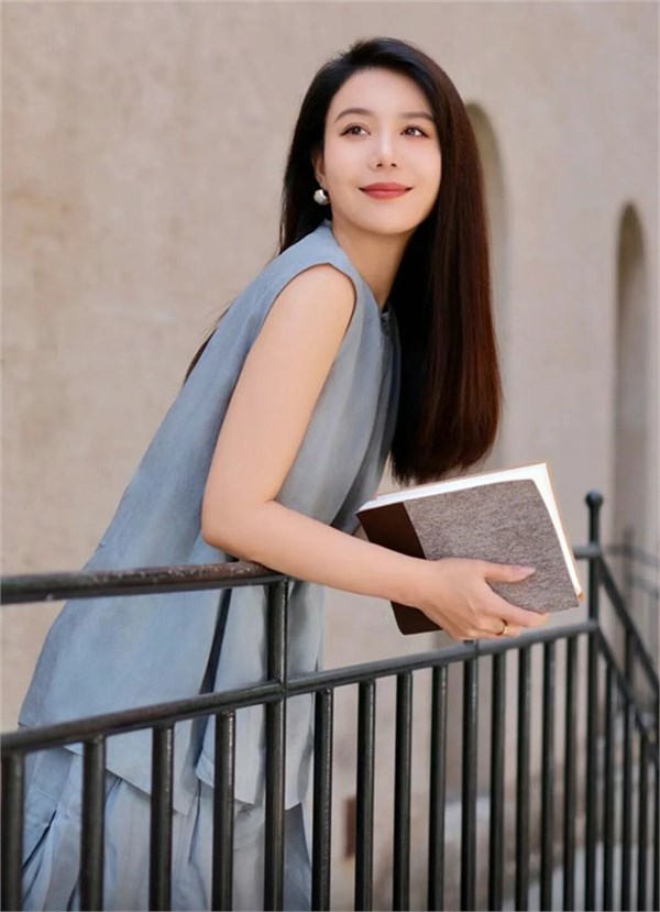 Eall.cz意澳女装｜假日足迹，让身心泊于自在港湾