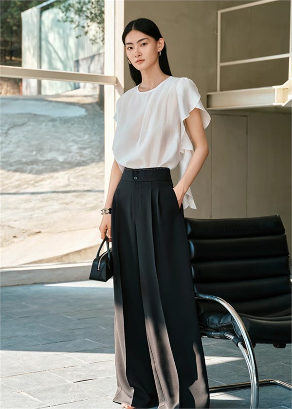 ENRUINI恩瑞妮26夏季「无界通勤」系列：让职场衣橱，与自然同频呼吸