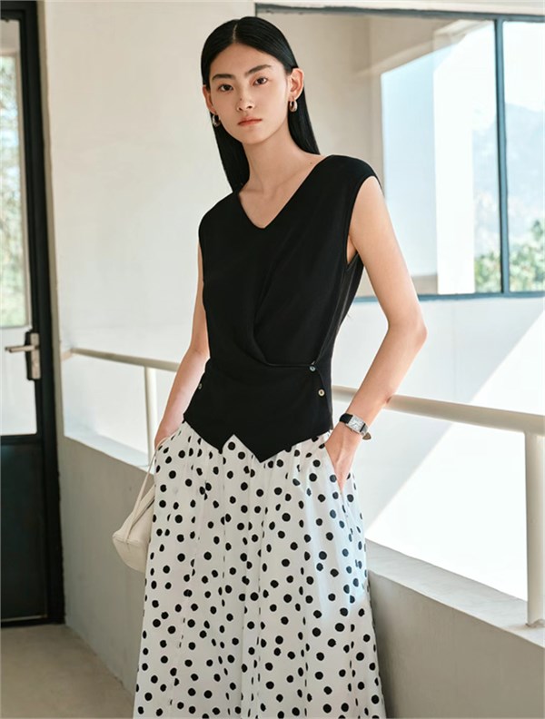 ENRUINI恩瑞妮26夏季「无界通勤」系列：让职场衣橱，与自然同频呼吸