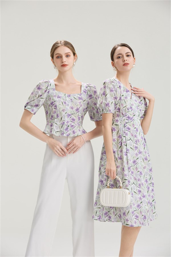 艾丽哲2026夏季碎花连衣裙：把盛夏的诗意穿在身上