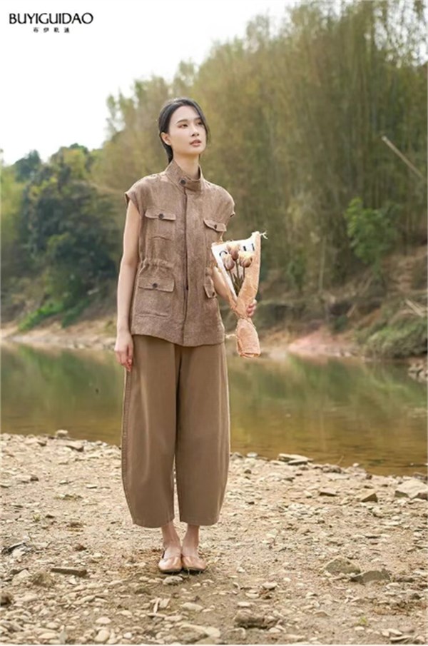 布伊轨道女装：夏日风的温柔私语