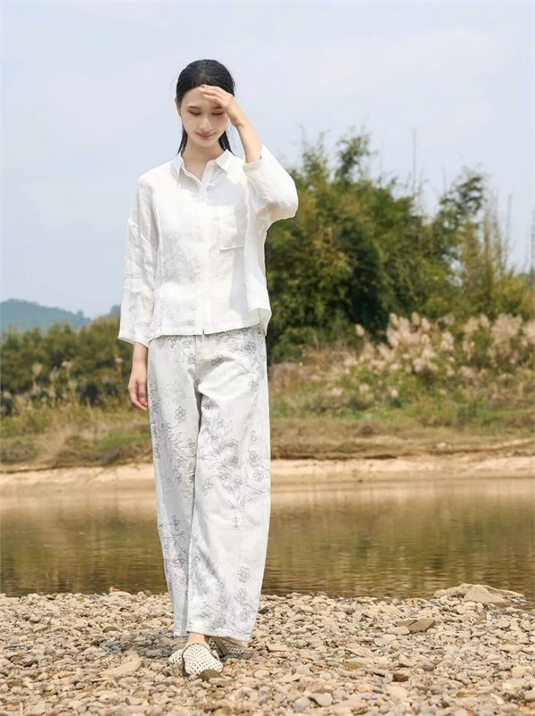 布伊轨道女装：夏日风的温柔私语