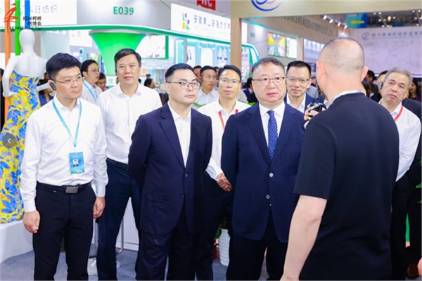 “智”汇新势，“链”通全球！2026柯桥春季纺博会正式启幕