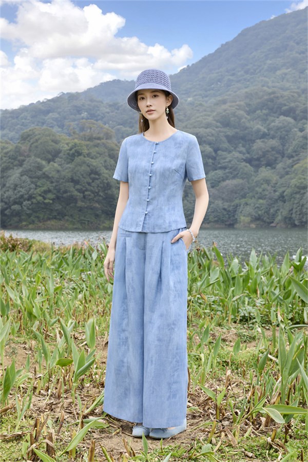 曼茜纱女装2026夏日新品，三套绝美穿搭承包你整个夏天