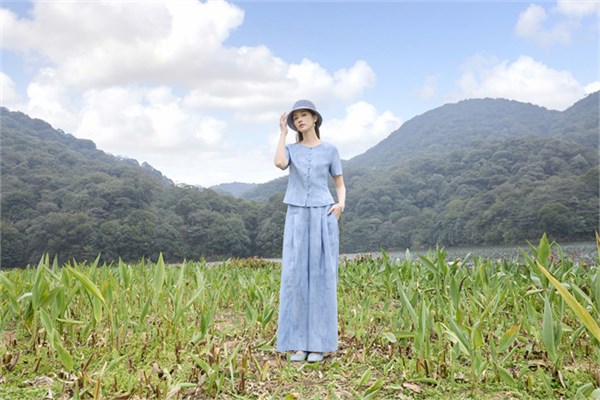 曼茜纱女装2026夏日新品，三套绝美穿搭承包你整个夏天
