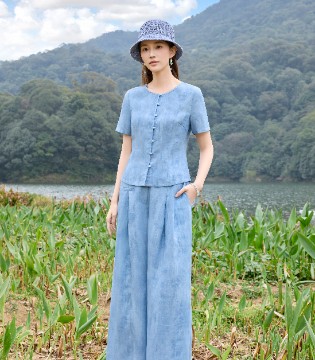 曼茜纱女装2026夏日新品，三套绝美穿搭承包你整个夏天