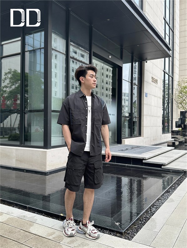 DD男装  · 衬衫是态度，T恤是自由，男人的夏天只需要这两件