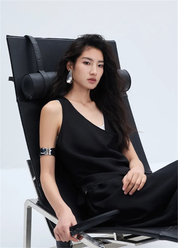 DESIGNICE迪赛尼斯 | 平衡套装，穿出刚刚好的人生