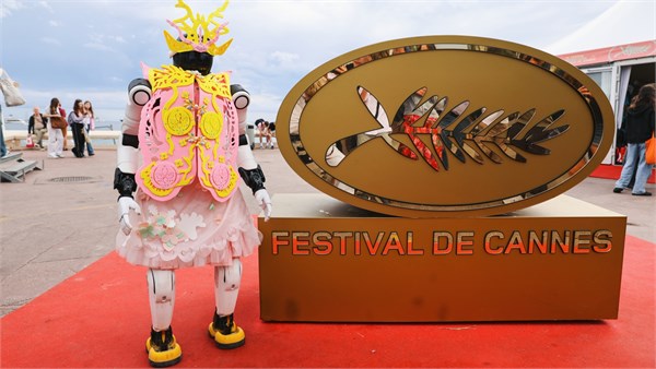 婴二代童装美育品牌设计 二度登顶法国 戛纳电影节红毯