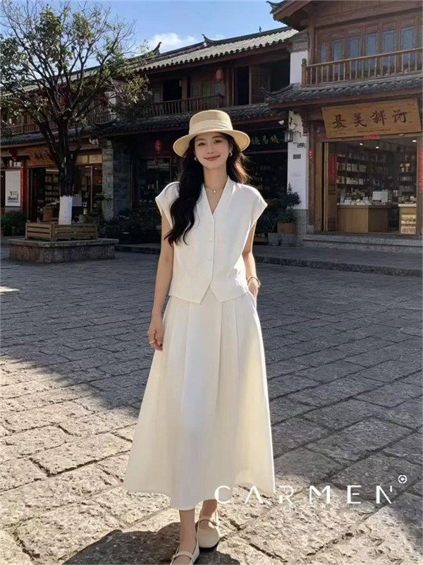 卡蔓轻经典｜一身米白，解锁不费力的优雅日常