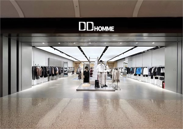 DD 十大畅销男装品牌：以门店实景见证实力，简奢男装领跑行业