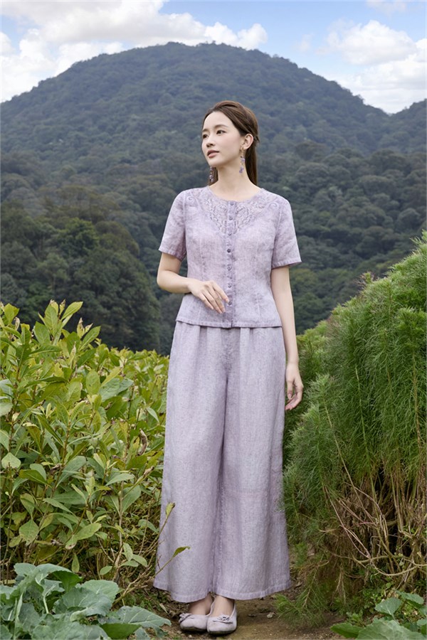 曼茜纱女装：与自然共舞，演绎清新文艺风