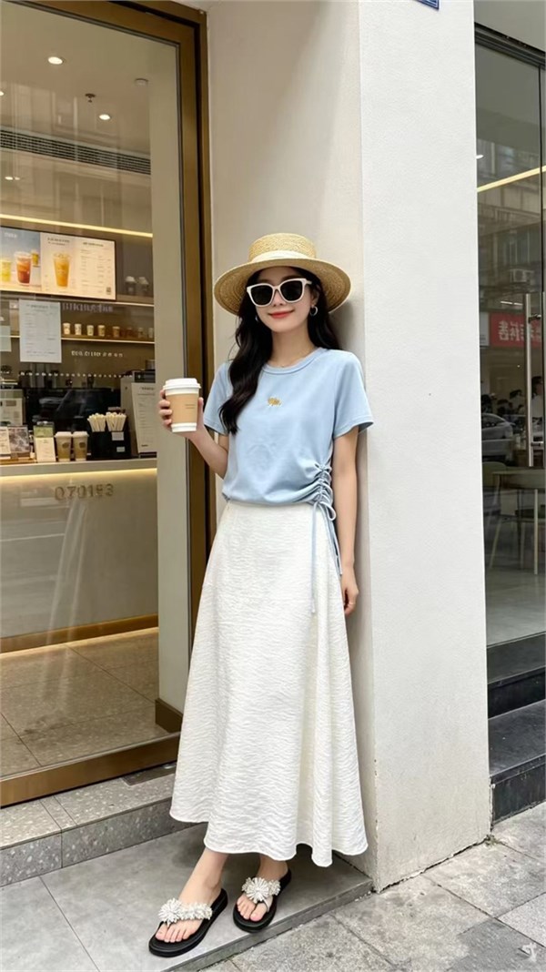 卡蔓女装｜端午踏夏出游，一袭温柔赴清风
