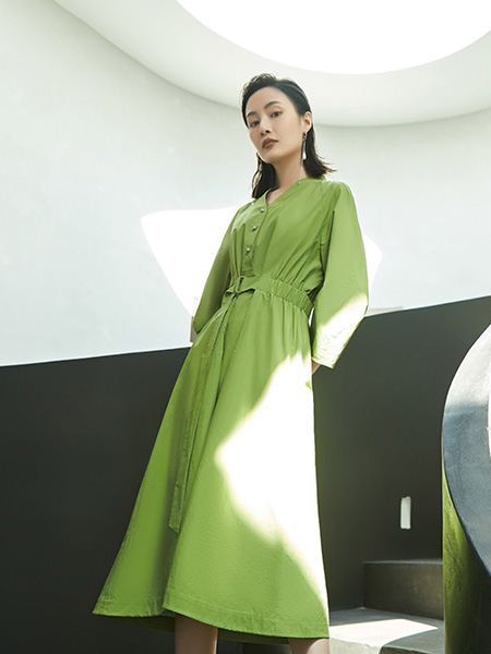 罗曼可女装品牌2025春夏