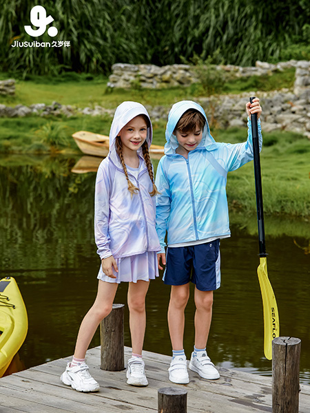 久岁伴童装品牌2025春夏轻量户外系列