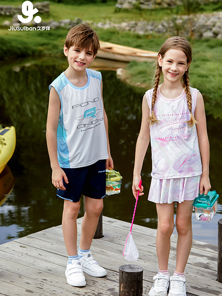 久岁伴童装品牌2025春夏轻量户外系列