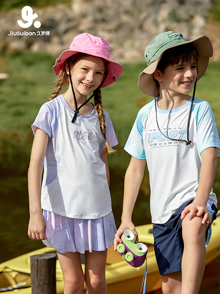 久岁伴童装品牌2025春夏轻量户外系列