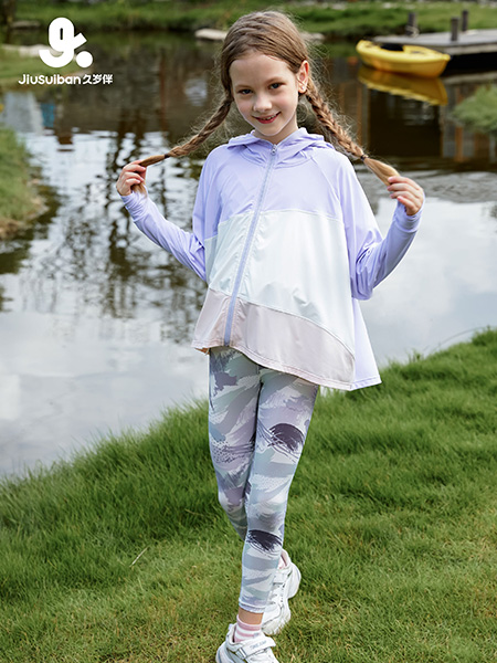 久岁伴童装品牌2025春夏轻量户外系列