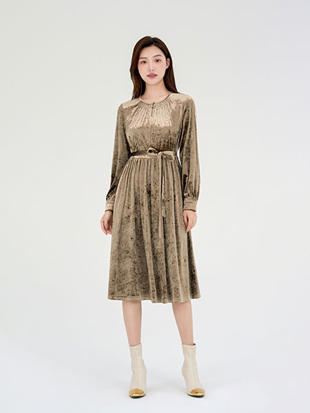 依维妮女装品牌2025春夏