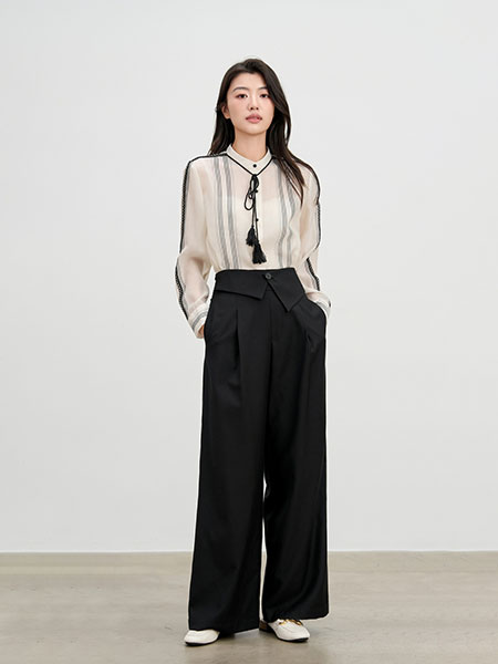 依维妮女装品牌2025春夏