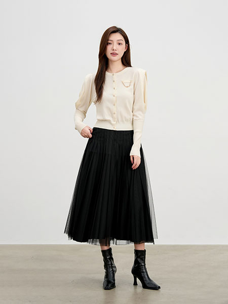 依维妮女装品牌2025春夏