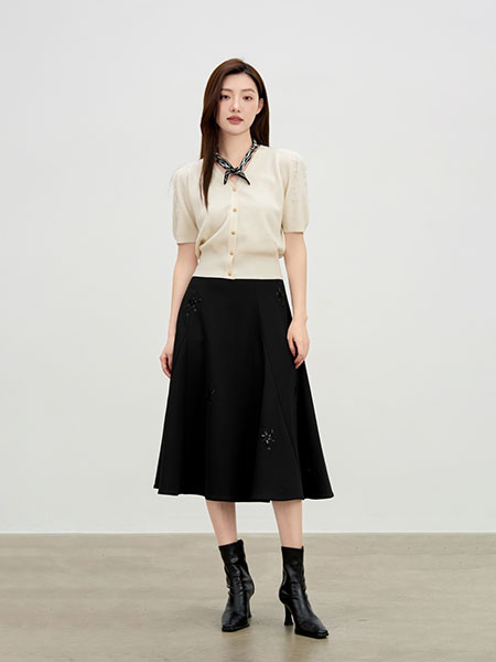 依维妮女装品牌2025春夏
