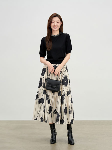 依维妮女装品牌2025春夏