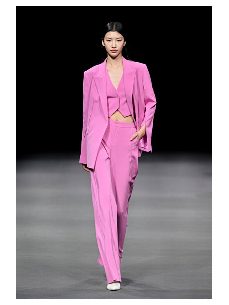 LAURELINE洛瑞琳女装品牌2025春季