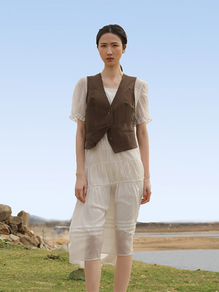 荣子女装品牌2025夏季