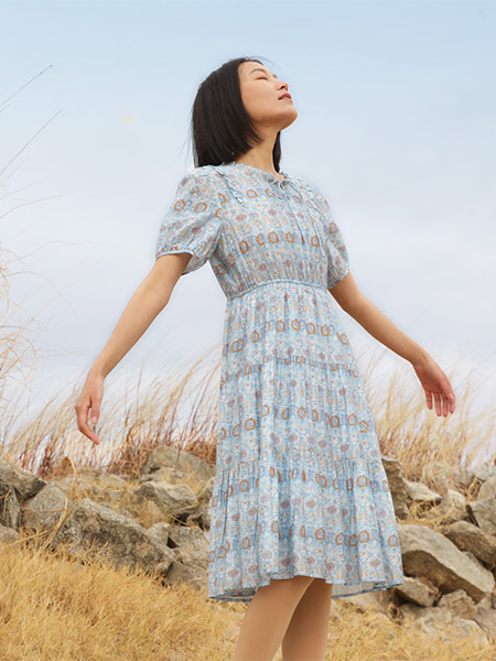荣子女装品牌2025夏季