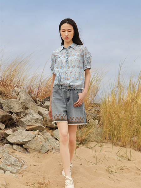 荣子女装品牌2025夏季